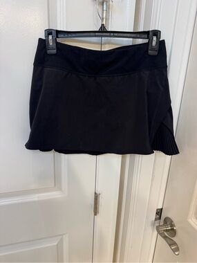 lululemon athletica Black Athletic Skort with Pleated Side Panel